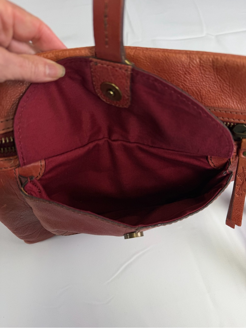 Gorgeously Distressed Fossil Orange/Red Leather Crossbody with Brass Ring Detail - Picture 11 of 16